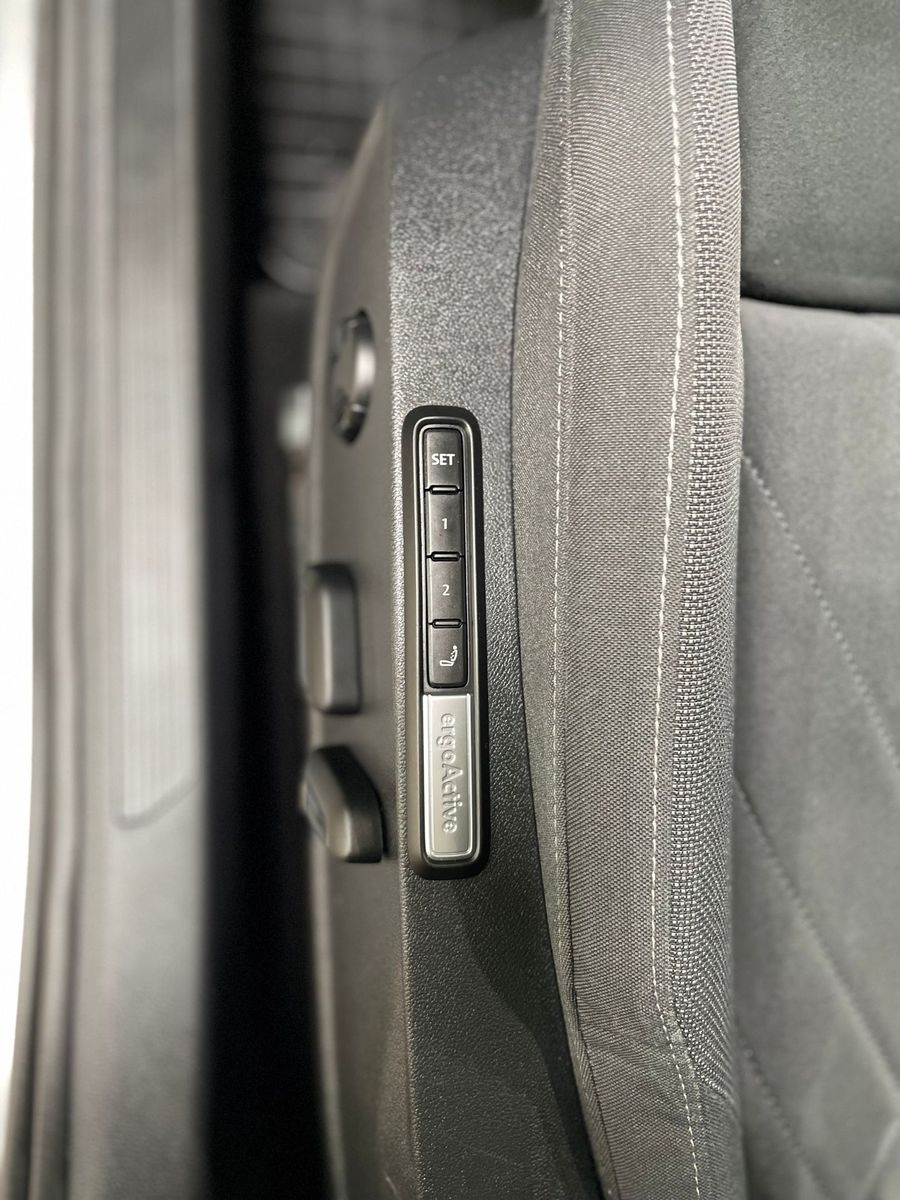 Fahrzeugabbildung Volkswagen Golf Style Highline #Virtual#LED#ACC#Pano#Ambien