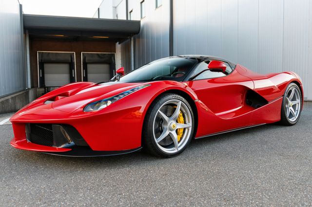 Ferrari LaFerrari - Rosso Corsa - 1 of 499