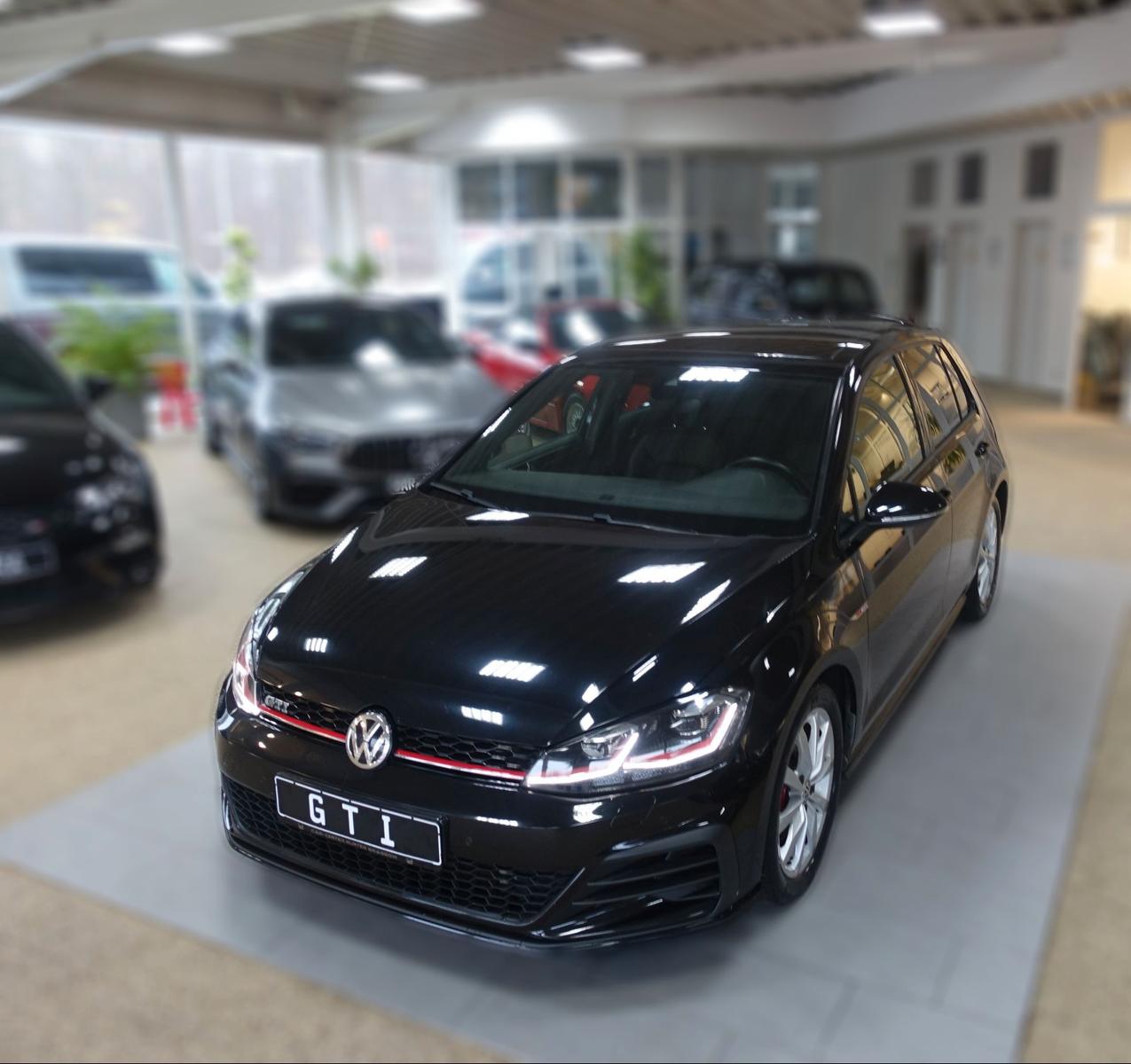 Volkswagen Golf VII GTI; NAV/ LEDER/ PANO/ KAM/ AID/ NoOPF!