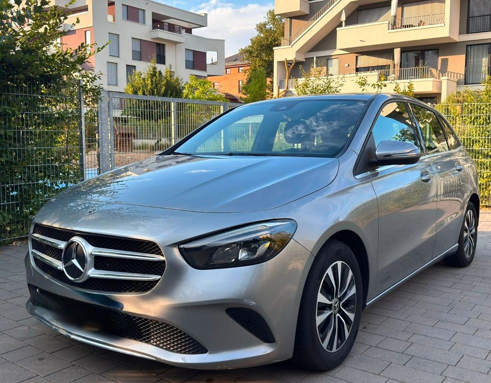 Image of Mercedes-Benz B 200