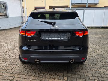 Jaguar F-Pace - 4