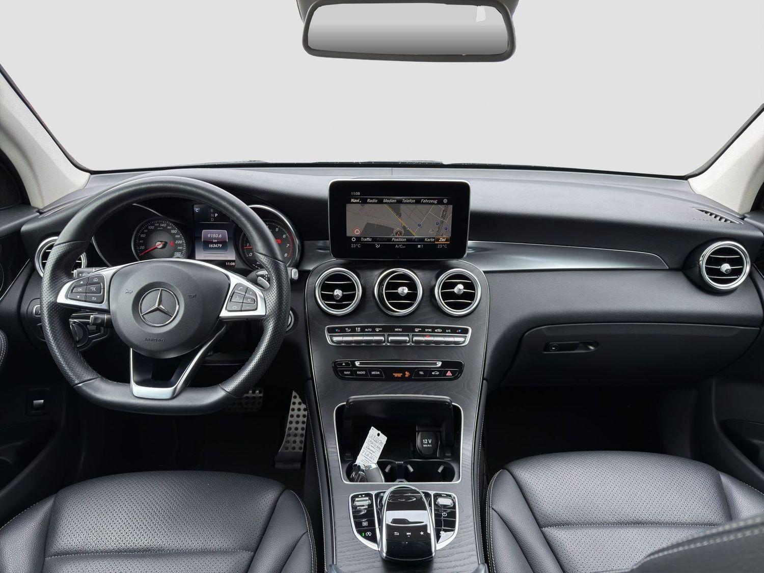 Mercedes-Benz GLC 300 4Matic AMG Line Navi LED ILS Leder R-Cam