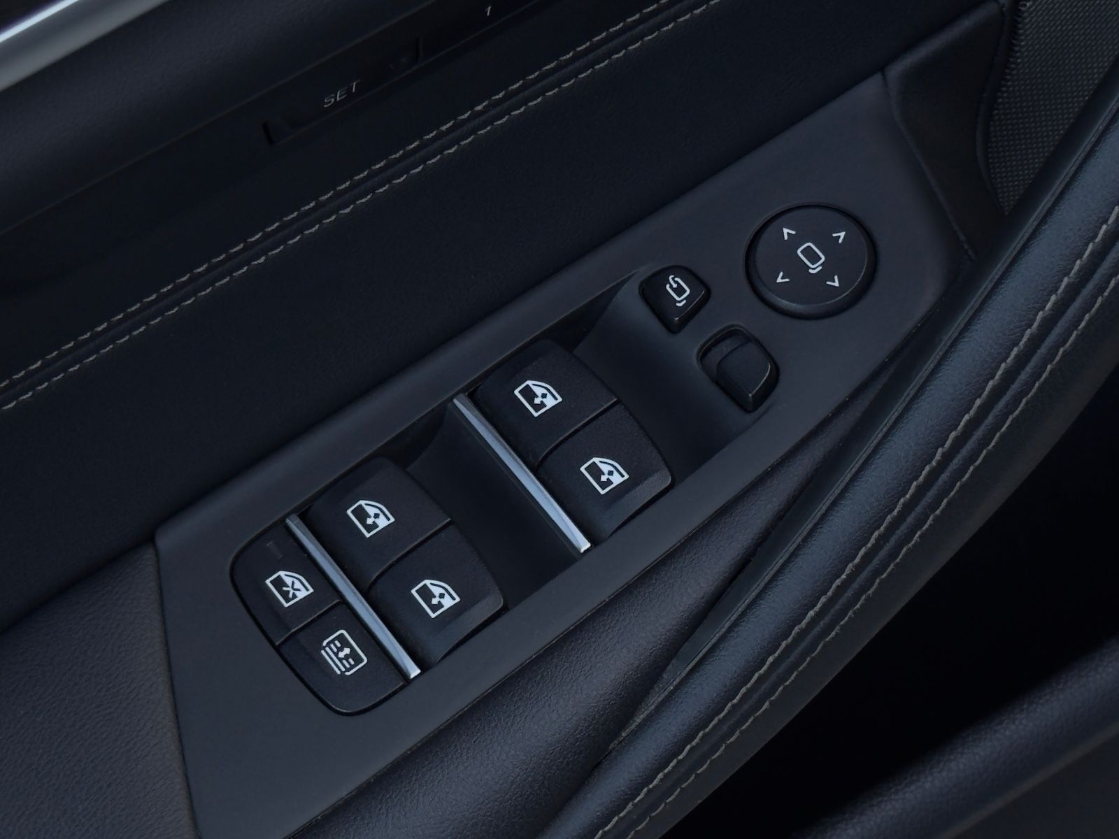 Fahrzeugabbildung BMW M550i xDr H&K 360° HUD Laser ACC SHD StdHz Nappa