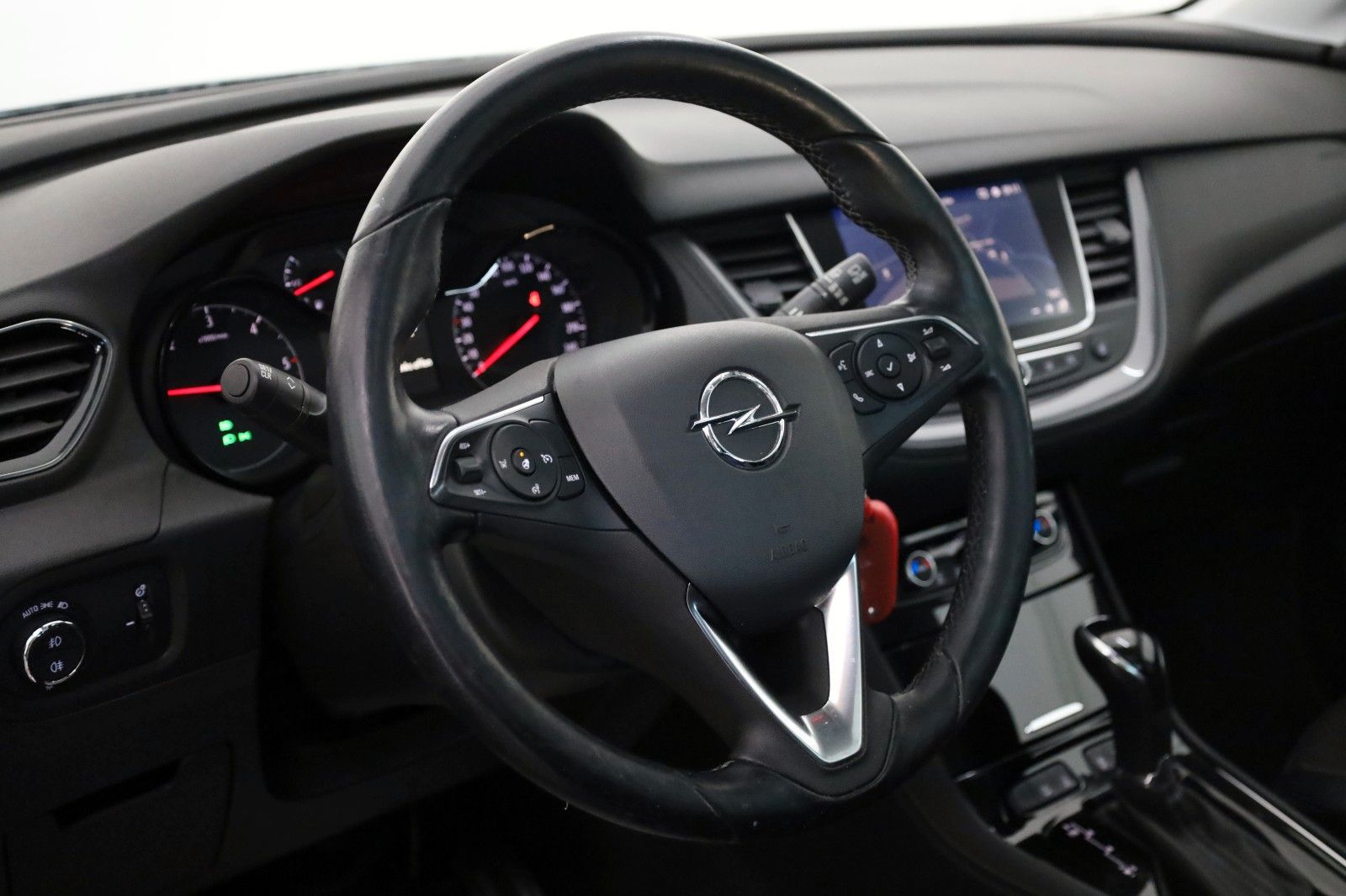Fahrzeugabbildung Opel Grandland(X) TLeder,Navi,LED,Panorama,Kamera,AHK