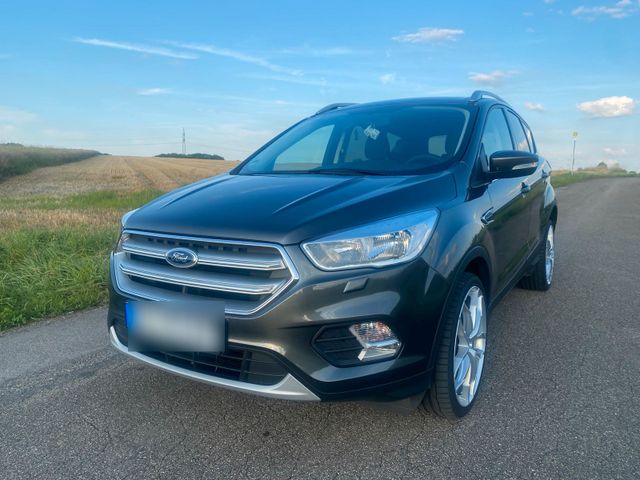 Ford Kuga DM2 SUV