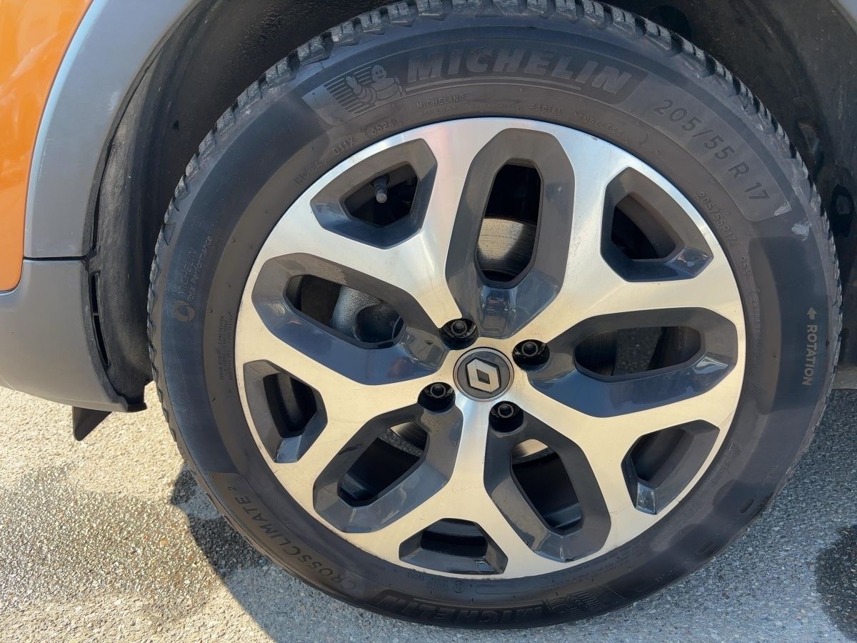 Fahrzeugabbildung Renault Captur Collection TCe 150 EDC SHZ GJR