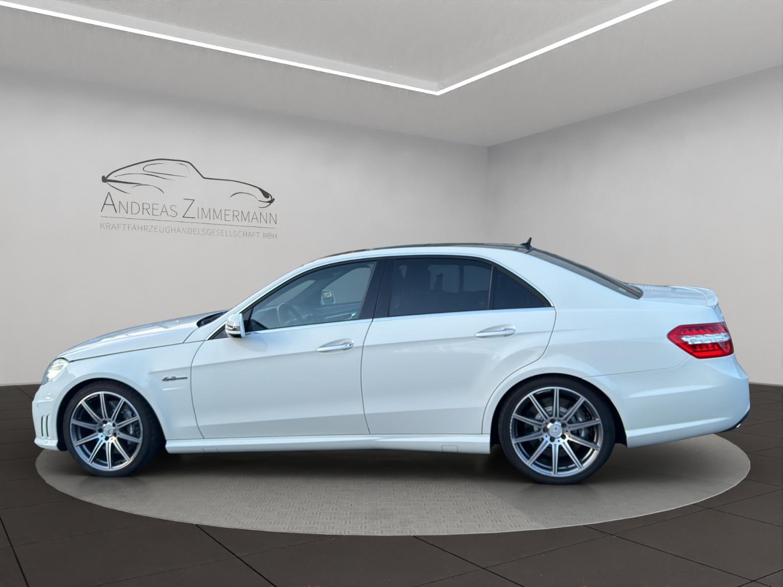 Mercedes-Benz E 63 AMG 6.3 V8 SAUGER! PANO/CAM/KEY/HK7
