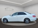 Mercedes-Benz E 63 AMG 6.3 V8 SAUGER! PANO/CAM/KEY/HK7 - Mercedes-Benz aus 2010: C63