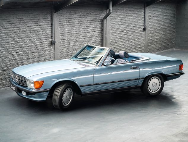 Mercedes-Benz SL 300 (R107)