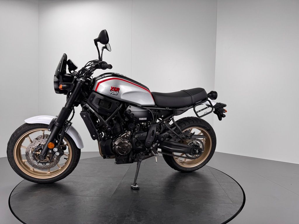 Fahrzeugabbildung Yamaha XSR 700 XTRIBUTE *TOP-ZUSTAND *AKRAPOVIC