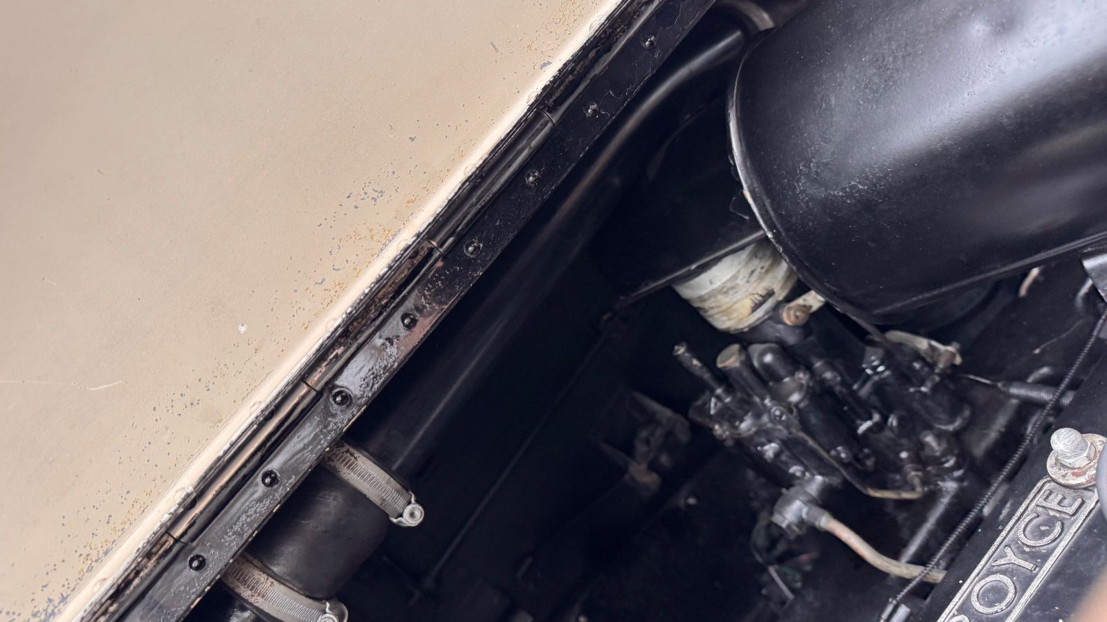 Rolls-Royce Silver Dawn 17