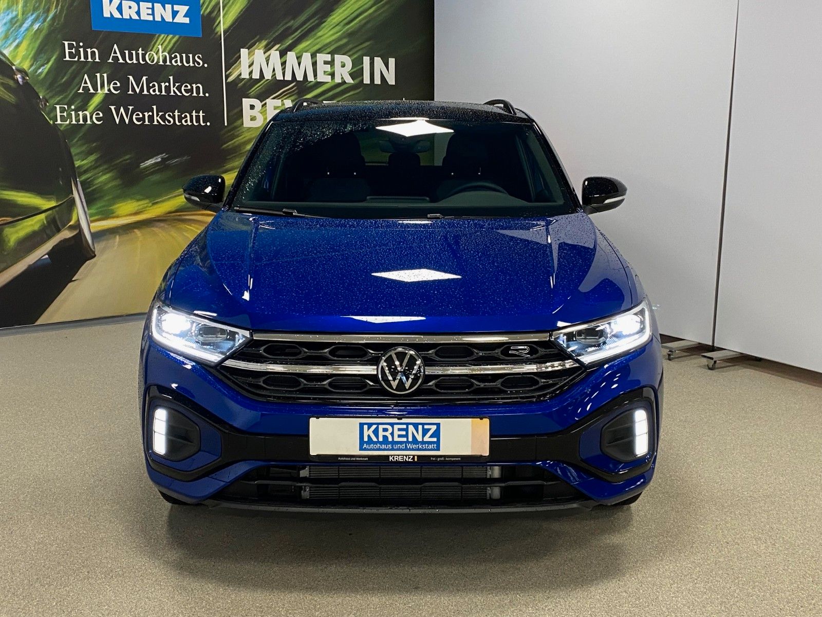Fahrzeugabbildung Volkswagen T-Roc 1.5 TSI DSG R-Line+ACC+AHK+19 ZOLL ALUFELG