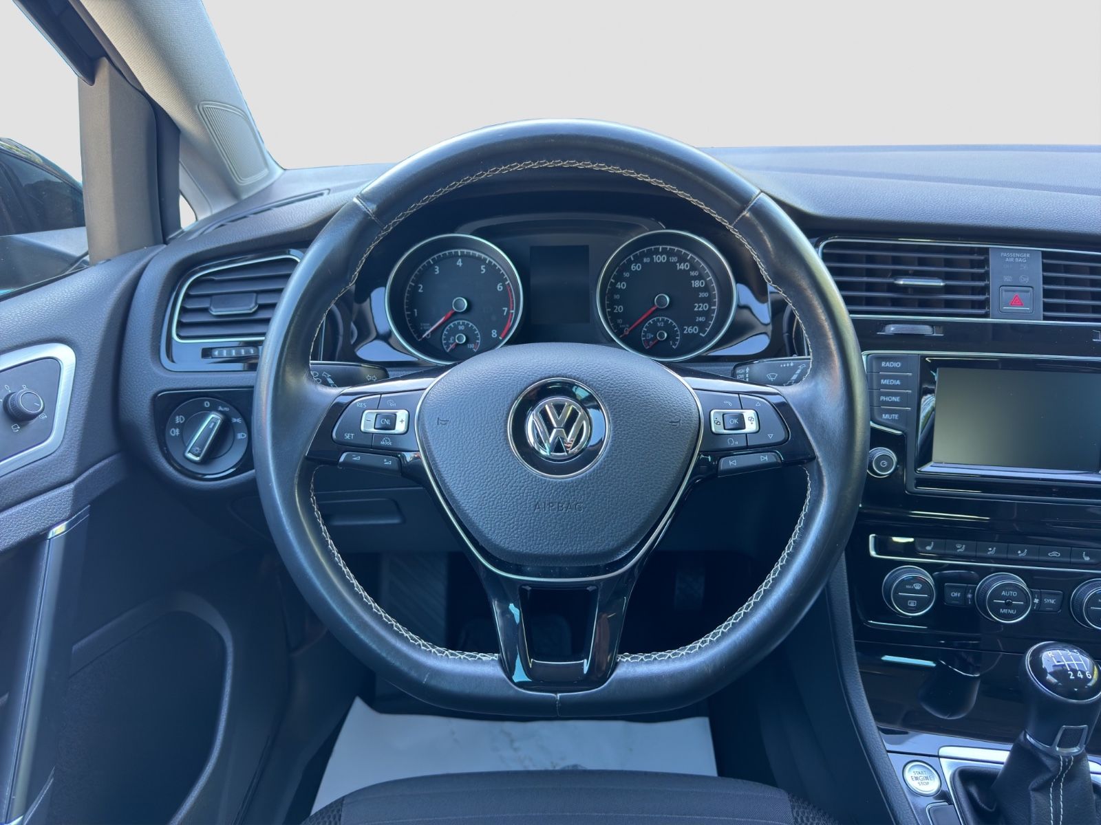 Fahrzeugabbildung Volkswagen Golf VII Lim. BMT/Klimaautom./Sitzhz./PDC/Tempo.
