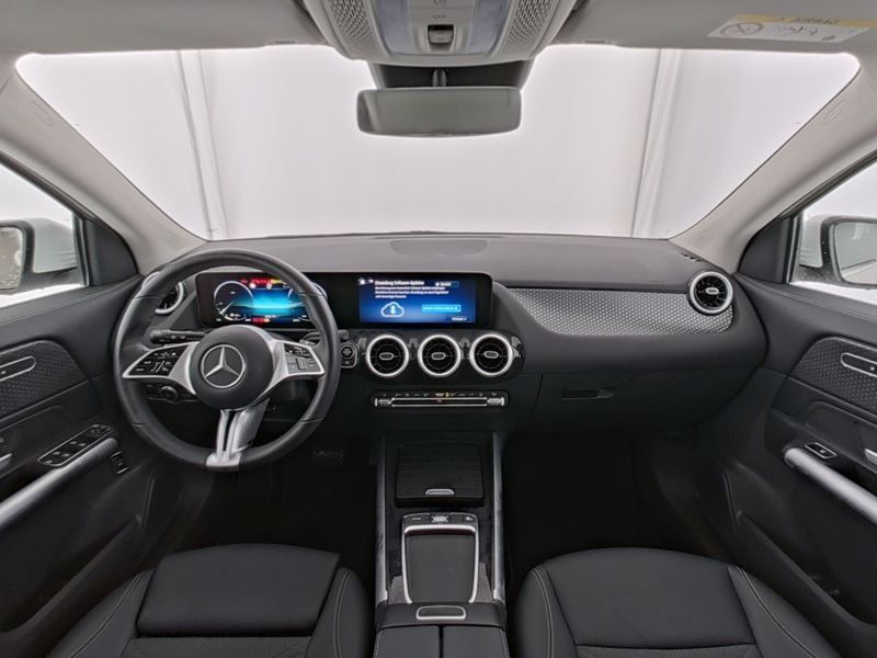 Fahrzeugabbildung Mercedes-Benz GLA 200 Progressive*Pano*STDHZG*Distro*360°*Totw
