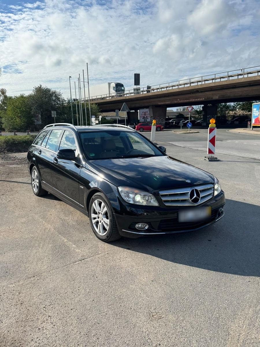 Mercedes-Benz C320 2008 — rear view