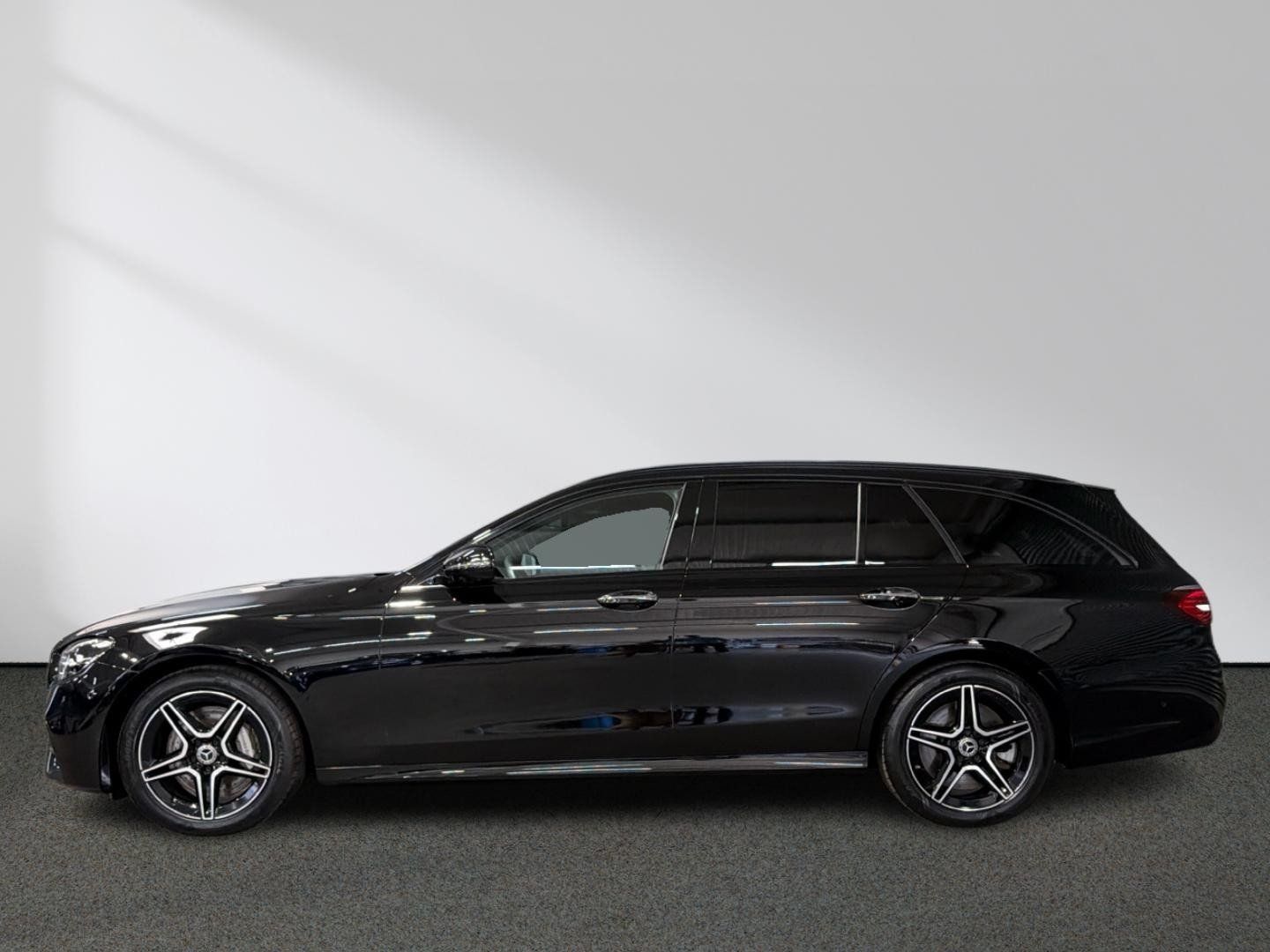 Mercedes-Benz E 300 de T AMG Night Panorama CarPlay 360° AHK foto 3
