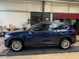 BMW X1 xDrive 20 i Advantage *AHK*8FACH* - BMW: X8