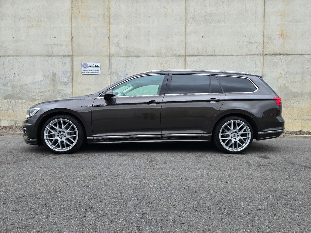 VW Passat Variant R-Line 2.0TDI 150PS DSG Pano DAB VW Passat Variant R-Line 2.0TDI 150PS DSG Pano DAB