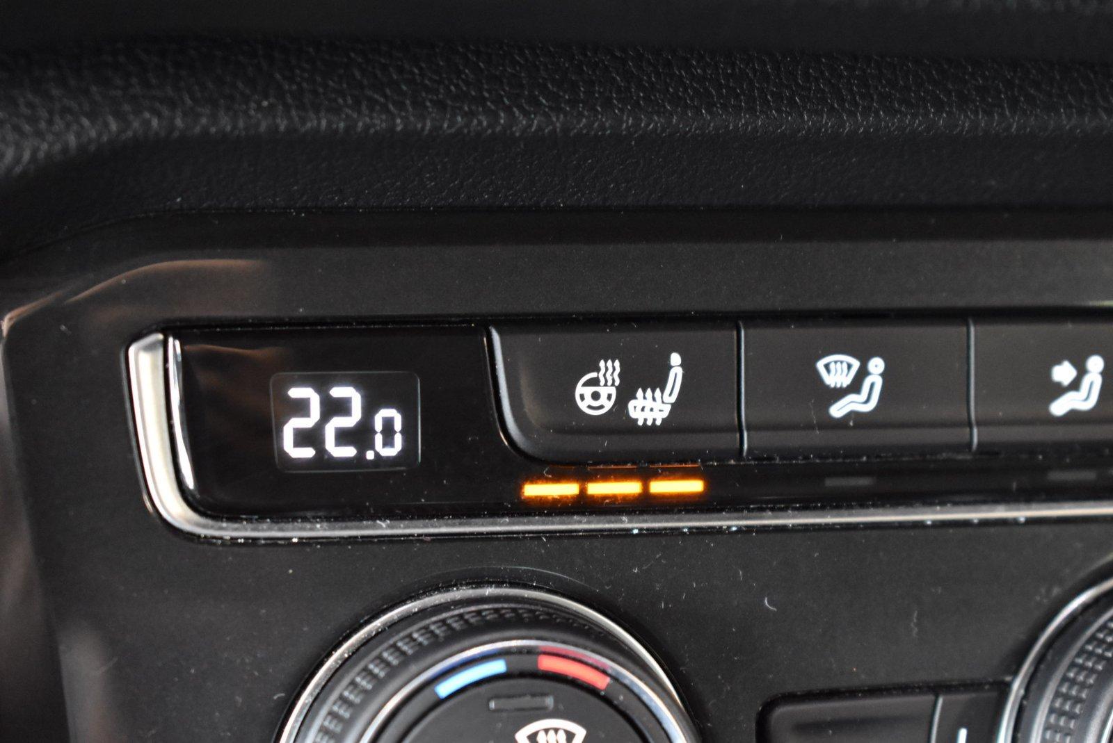 Volkswagen Tiguan 2.0 TDI DSG Highline AHK APP DAB