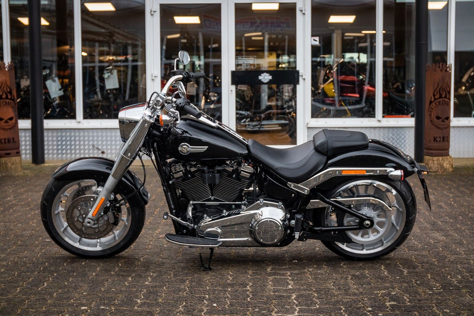 Fahrzeugabbildung Harley-Davidson FAT BOY FLFBS 114 ci - MY23 - verfügbar!