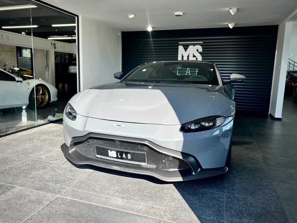 Aston Martin V8 Vantage