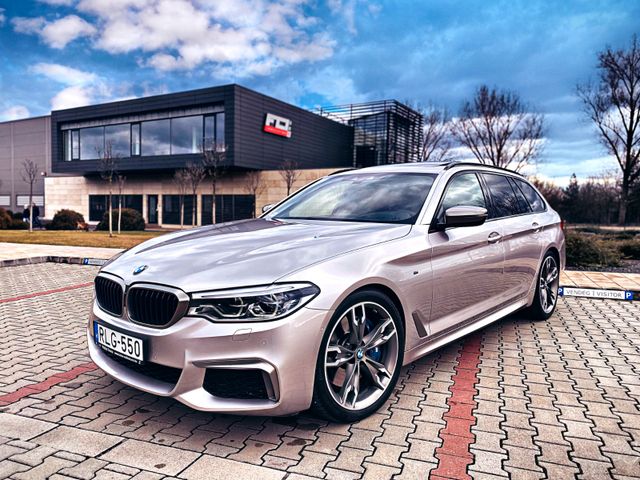 BMW M550d xDrive Touring Full Individual Pano