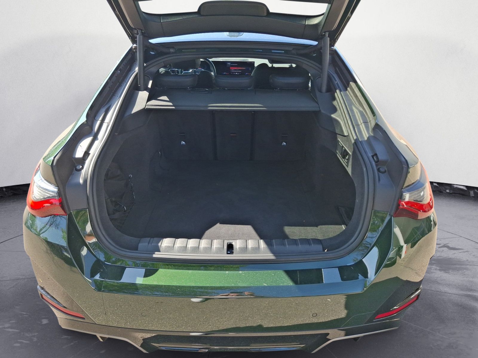 BMW i4 M50 Klimaaut. AHK Adaptives Fahrwerk foto 16