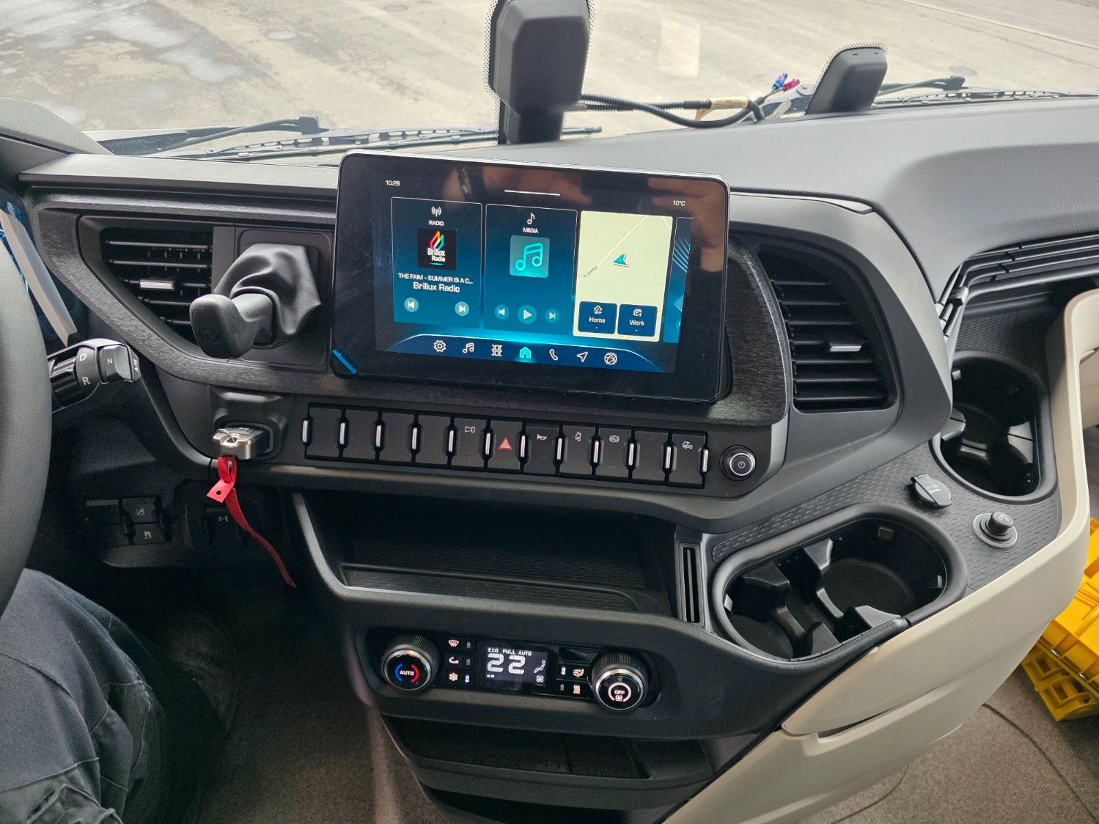 Fahrzeugabbildung Iveco S-Way AS440S50T/P LED Standklima 2 Stück
