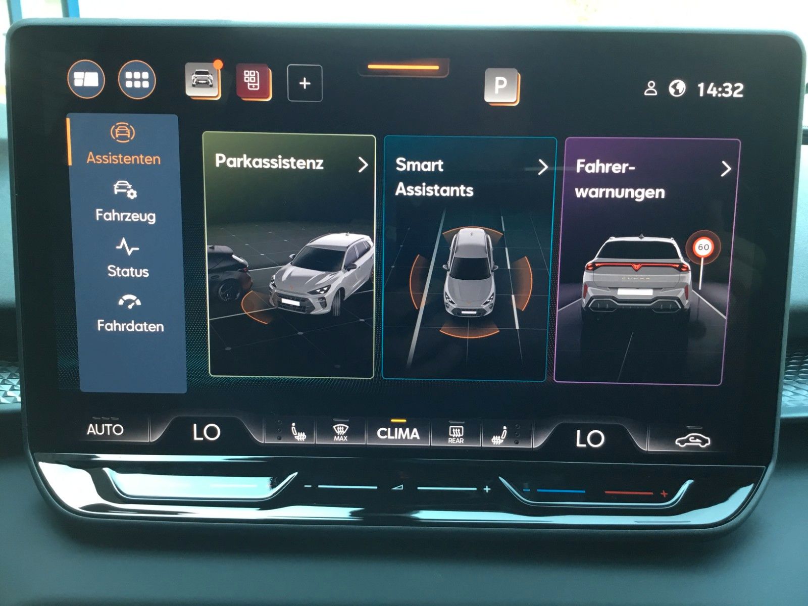 Fahrzeugabbildung CUPRA Terramar 1.5 eTSI DSG+AHK+360°+Headup+ACC