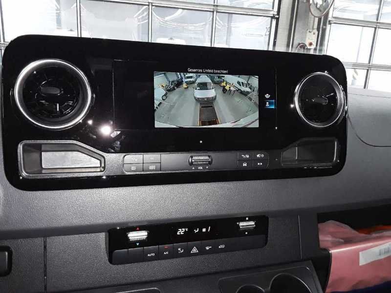 Fahrzeugabbildung Carthago c-tourer T143 LE Sprinter 417 DISTR 24"TV 3xBett