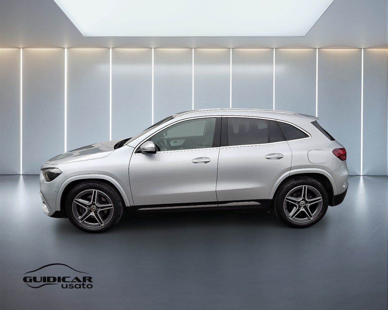 Mercedes-Benz GLA-H247 2023 - GLA 180 d AMG Line imagem 3