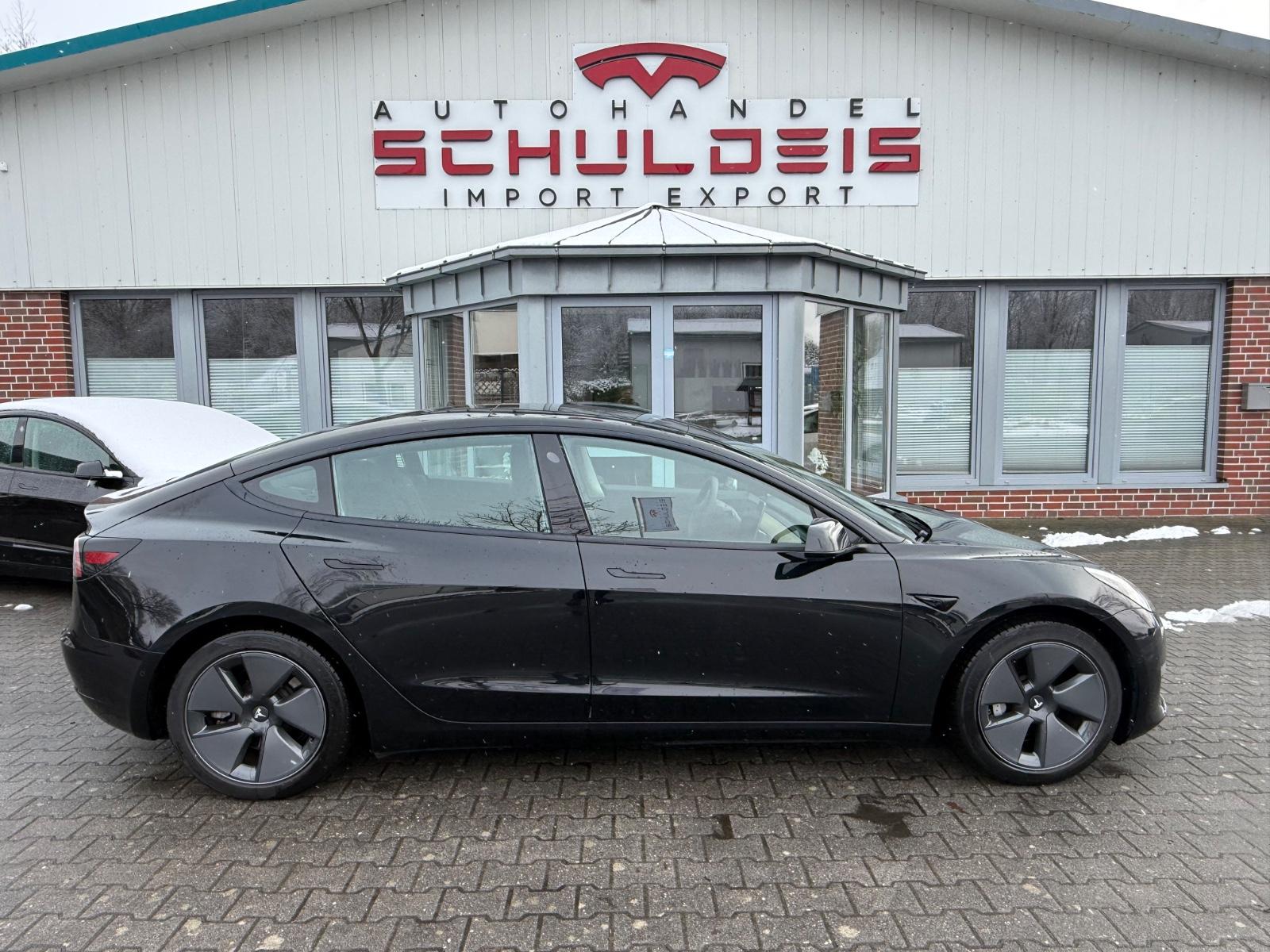 Tesla Model 3 Long-Range Autopilot  AWD Wärmepumpe