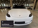 Tesla Model Y Rear-Wheel Drive - Tesla Model Y in Frankfurt (Main)