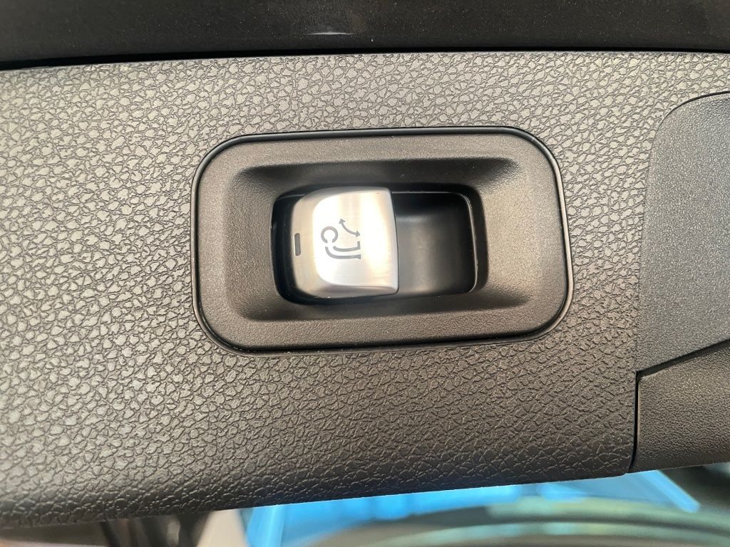 Fahrzeugabbildung Mercedes-Benz E 300 deT 4M AMG Totwi. AHK HUD Sitzklima Burm.