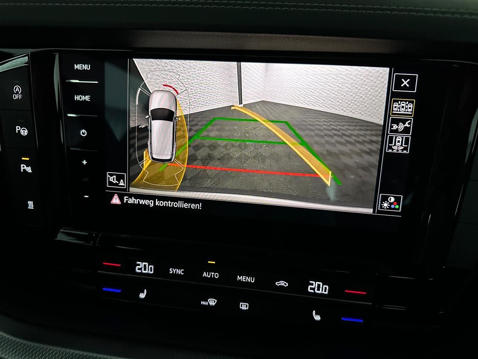 Fahrzeugabbildung Volkswagen TOUAREG 3.0 TDI R-LINE/4MOT/LUFT/STDHZ/PANO/AHK