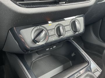 Skoda Fabia 1.0 MPI Essence *KLIMA*SHZ*ALU*PDC