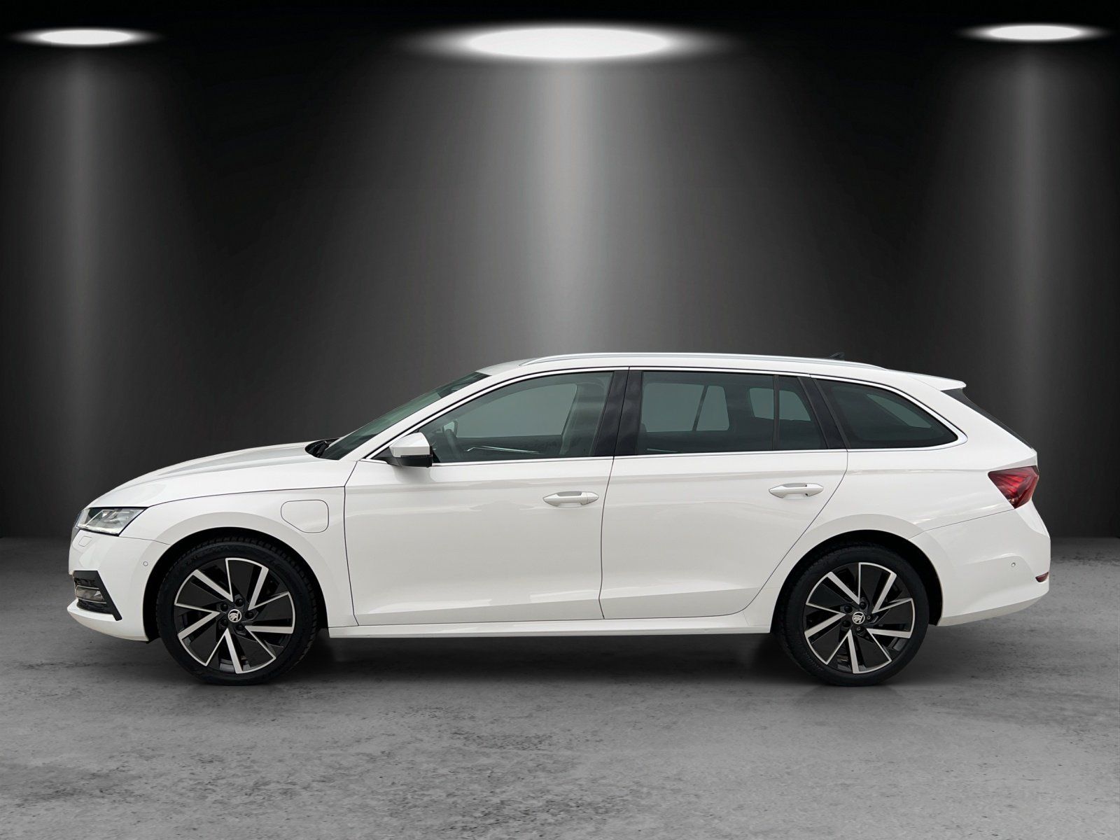 Fahrzeugabbildung SKODA Octavia Combi 1.4 TSI DSG iV Style/KAMERA/ACC/