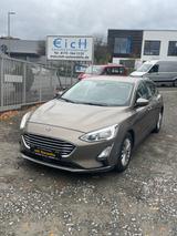 Ford Focus Lim. Titanium - Ford Focus mit Benzin-Antrieb: Kleinwagen, Automatik