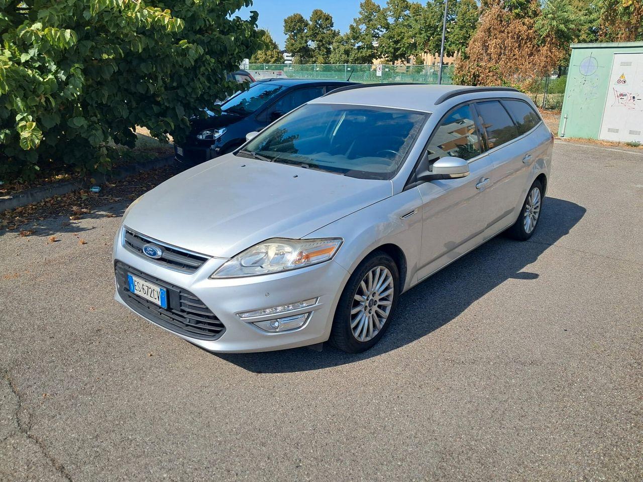 Ford Mondeo 2013 — rear view