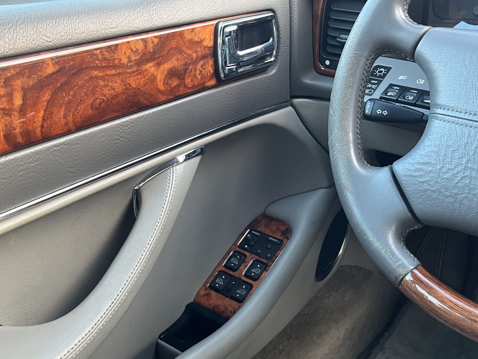 Fahrzeugabbildung Jaguar XJ X300 LWB**Standheizung**EIN ECHTER JAGUAR**