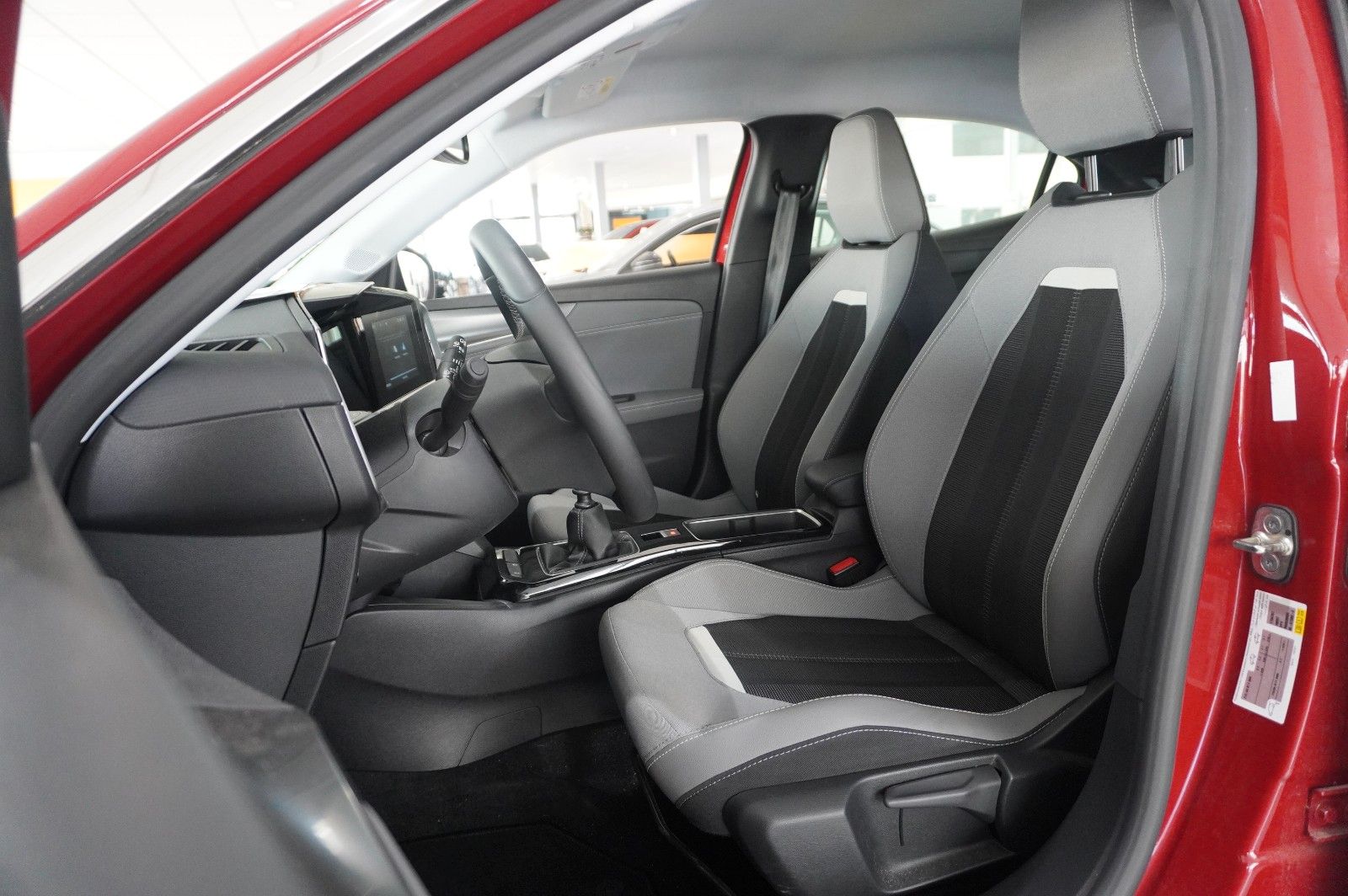 Fahrzeugabbildung Opel Mokka ELEGANCE 1.2T NAVI/LED/KAMERA/SPORT/SH/DAB