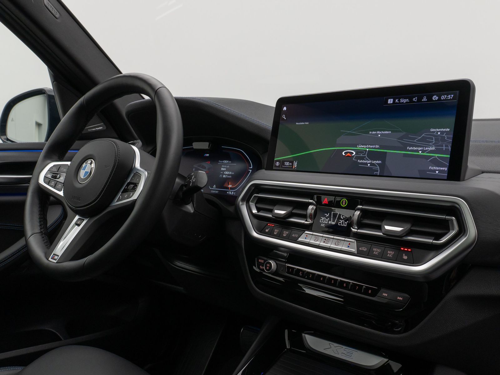 Fahrzeugabbildung BMW X3 xD30i  M Sport Panorama Laser 360°HUD DAB H/K