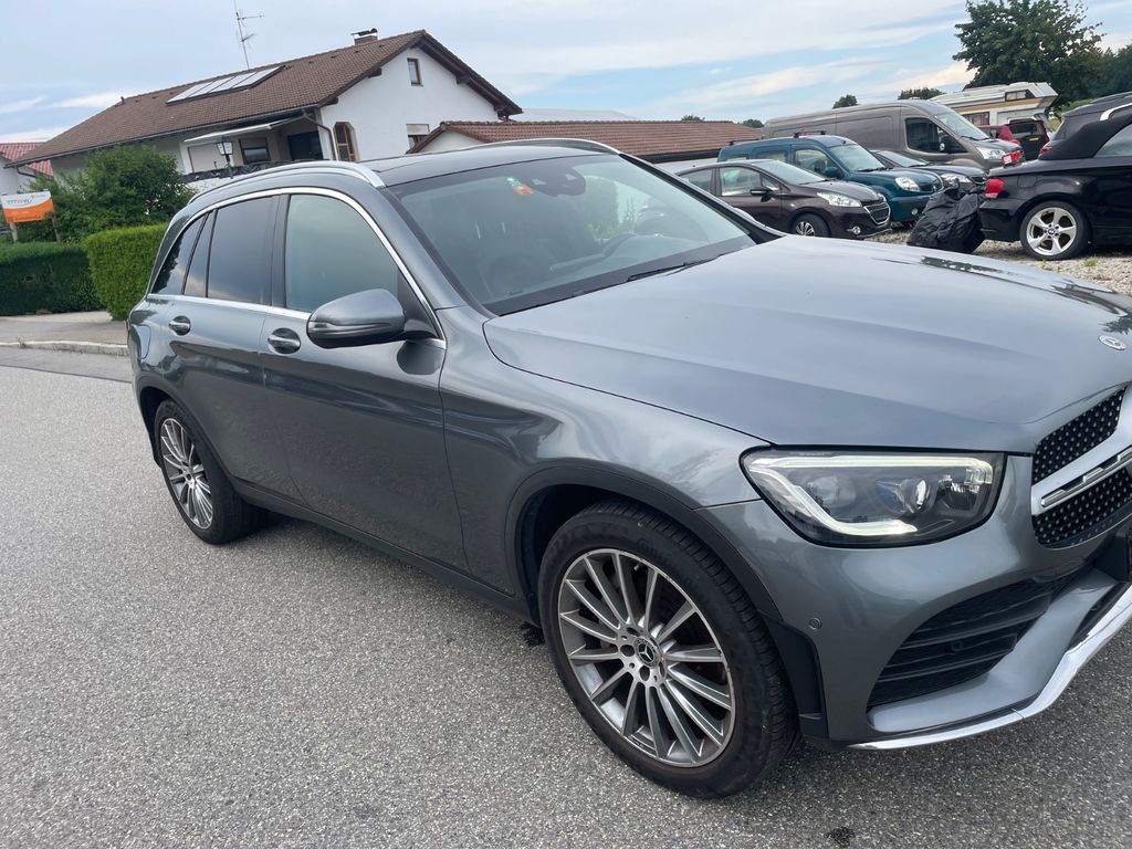 2021 Mercedes-Benz GLC 220
