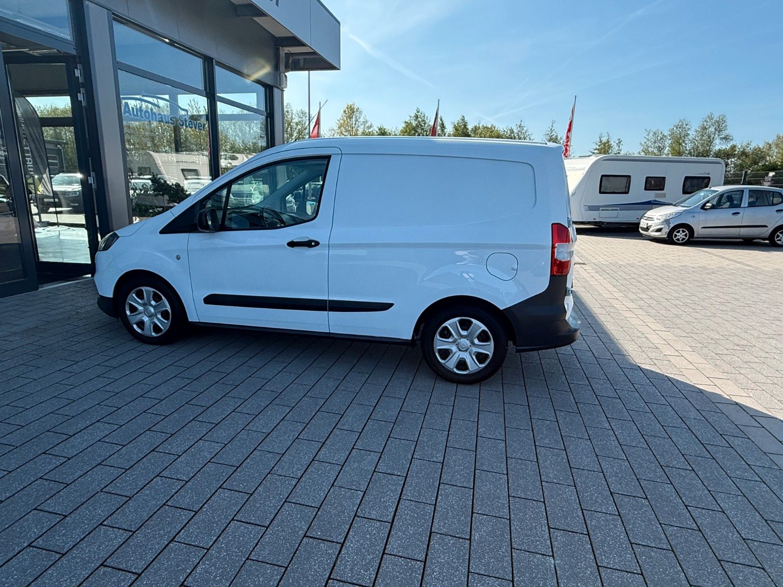 Fahrzeugabbildung Ford Transit Courier Trend