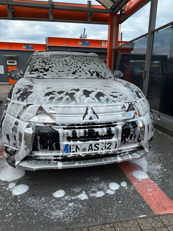 Image of Mitsubishi Outlander