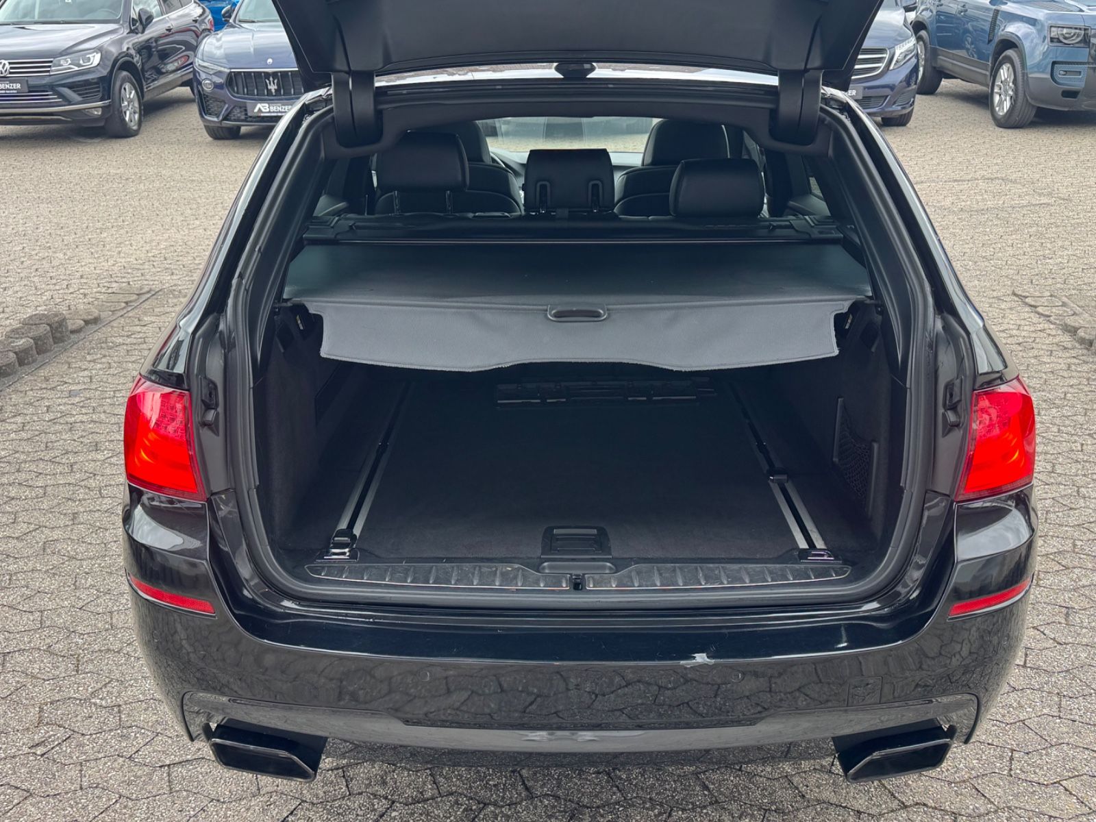 Fahrzeugabbildung BMW 535 d M-Paket/Pano/Leder/R-Cam/ACC/Memory/HUD