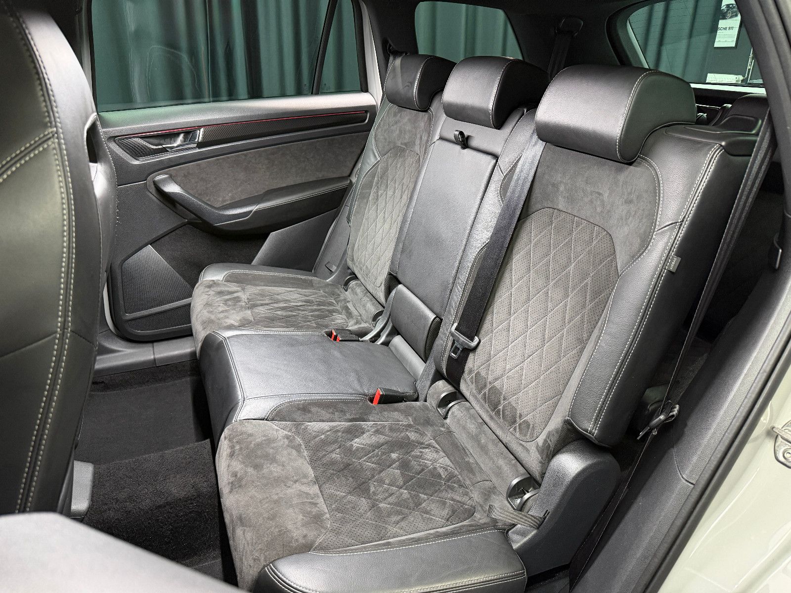 Fahrzeugabbildung SKODA Kodiaq Sportline 4x4 |7-SITZER|AHK|CANTON|NARDO
