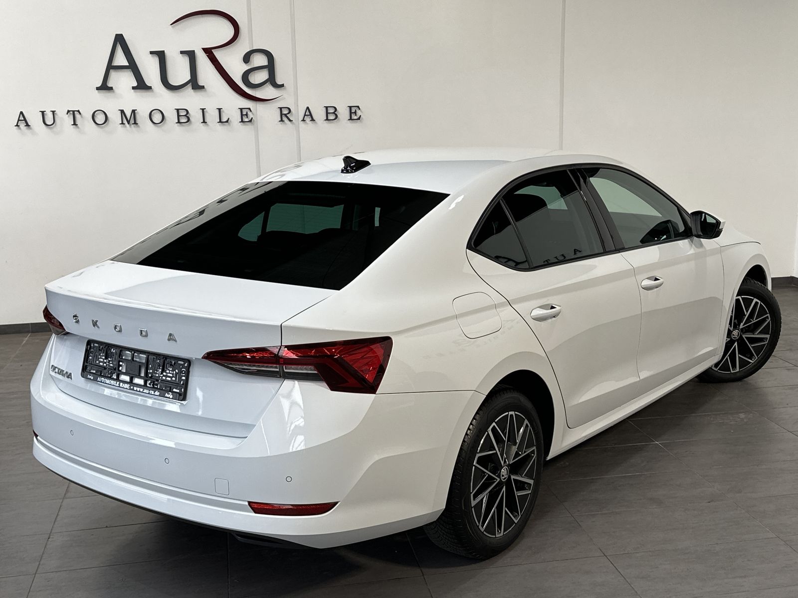 Fahrzeugabbildung SKODA Octavia 2.0 TDI DSG Ambition NAV+LED+VCOCK+STDHZ