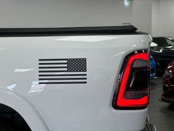 Dodge RAM - 8