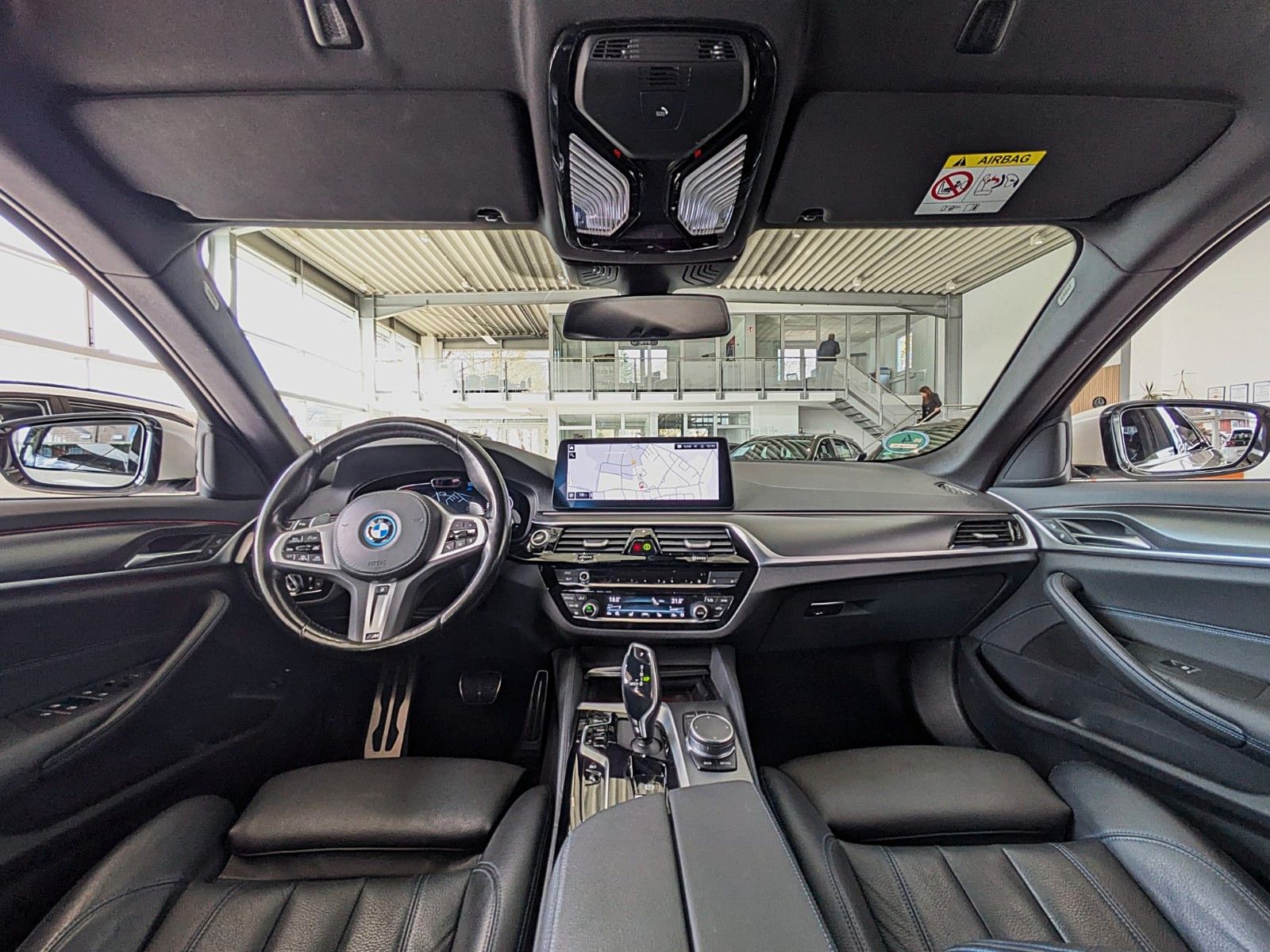 Fahrzeugabbildung BMW 530e M SPORT VIRTUAL HUD NAVI LASER LEDER AHK